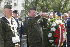 Galeria zdjęć z obchodów 8. rocznicy katastrofy lotniczej pod Smoleńskiem w województwie śląskim