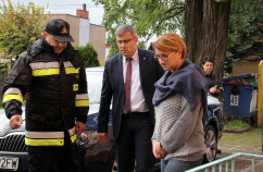 Fotogaleria zawiera zdjęcia z wydarzeń, podczas których wojewoda śląski Jarosław Wieczorek wraz z podległymi służbami omawiał sytuację w województwie po przejściu orkanu 