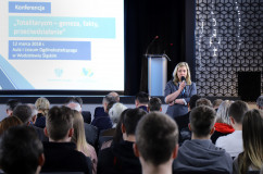 Galeria zdjęć z konferencji w Wodzisławiu Śląskim pn. „Totalitaryzm – geneza, fakty, przeciwdziałanie” /fot. Anna Karendał/