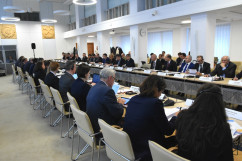 Galeria zawiera zdjęcia ze spotkania Komisji Europejskiej w Ministerstwie Energii z udziałem wojewody Jarosława Wieczorka. 