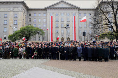 Galeria ze zdjęciami z wojewódzkich obchodów Święta Niepodległości w Katowicach z udziałem m.in. wojewody Jarosława Wieczorka /fot. A. Karendał/