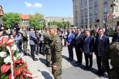 Galeria zdjęć z wojewódzkich obchodów Święta Narodowego Trzeciego Maja oraz 97. rocznicy wybuchu III powstania śląskiego /fot. A. Księżnik, A. Karendał/
