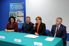 Fotogaleria składająca się z 34 zdjęć z uroczystości podpisania umowy na dofinansowanie GCZD / zdjęcia: K. Kamasiński