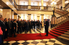 Galeria zdjęć z uroczystości wręczenia odznaczeń państwowych przez wojewodę Jarosława Wieczorka /fot. A. Karendał/