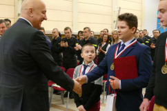Zdjęcia z wizyty ministra spraw wewnętrznych i administracji Joachima Brudzińskiego w Katowicach.