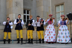 Galeria zdjęć z wojewódzkich obchodów Święta Narodowego Trzeciego Maja oraz 97. rocznicy wybuchu III powstania śląskiego /fot. A. Księżnik, A. Karendał/