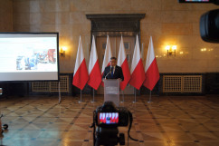 Wojewoda śląski Jarosław Wieczorek przedstawił na konferencji prasowej działania na rzecz województwa śląskiego podczas dwuletniej pracy rządu premier Beaty Szydło  / zdjęcia: B. Szwedowski