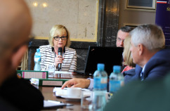 Zdjęcia ze spotkania z przedstawicielami samorządów lokalnych  na temat programu 