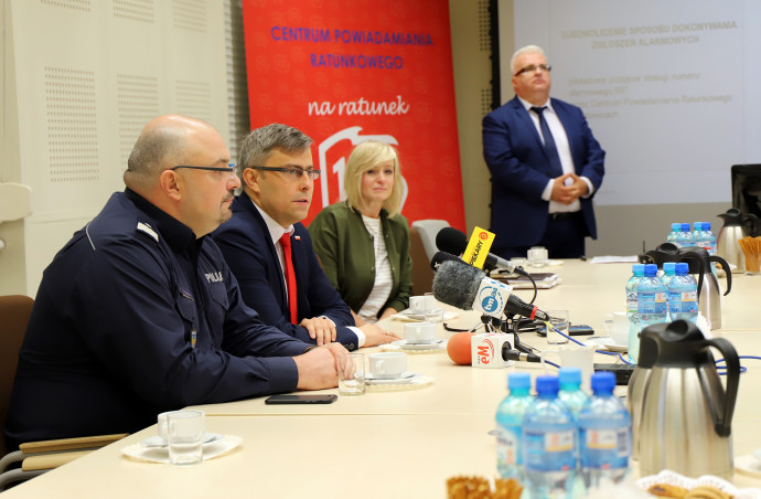 Konferencja prasowa w Centrum Powiadamiania Ratunkowego