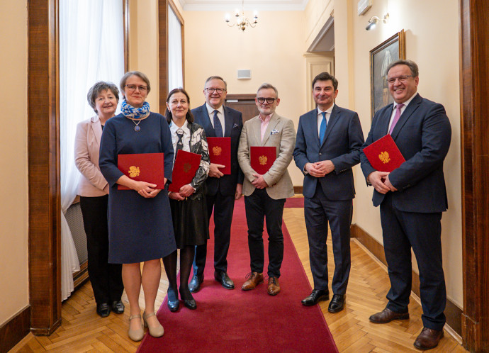Powołani kosultanci wojewódzcy z Wojewodą Śląskim Markiem Wójcikiem.